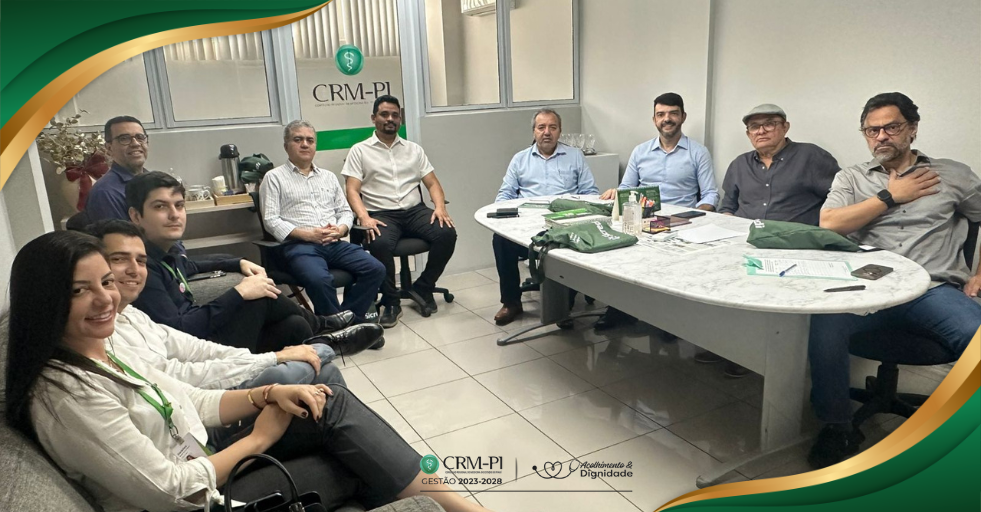 Reunião entre Sicredi e CRM-PI discute possível parceria institucional